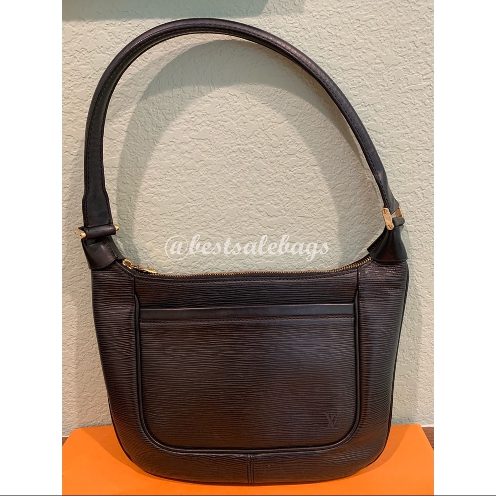 ❌SOLD❌ Louis Vuitton Rouge Epi Leather shoulder
